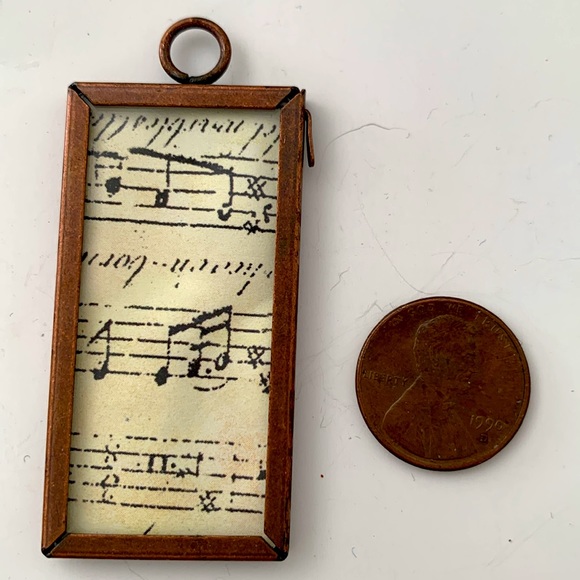 🎶 Music Lover’s Pendant 🎶 - Picture 3 of 4